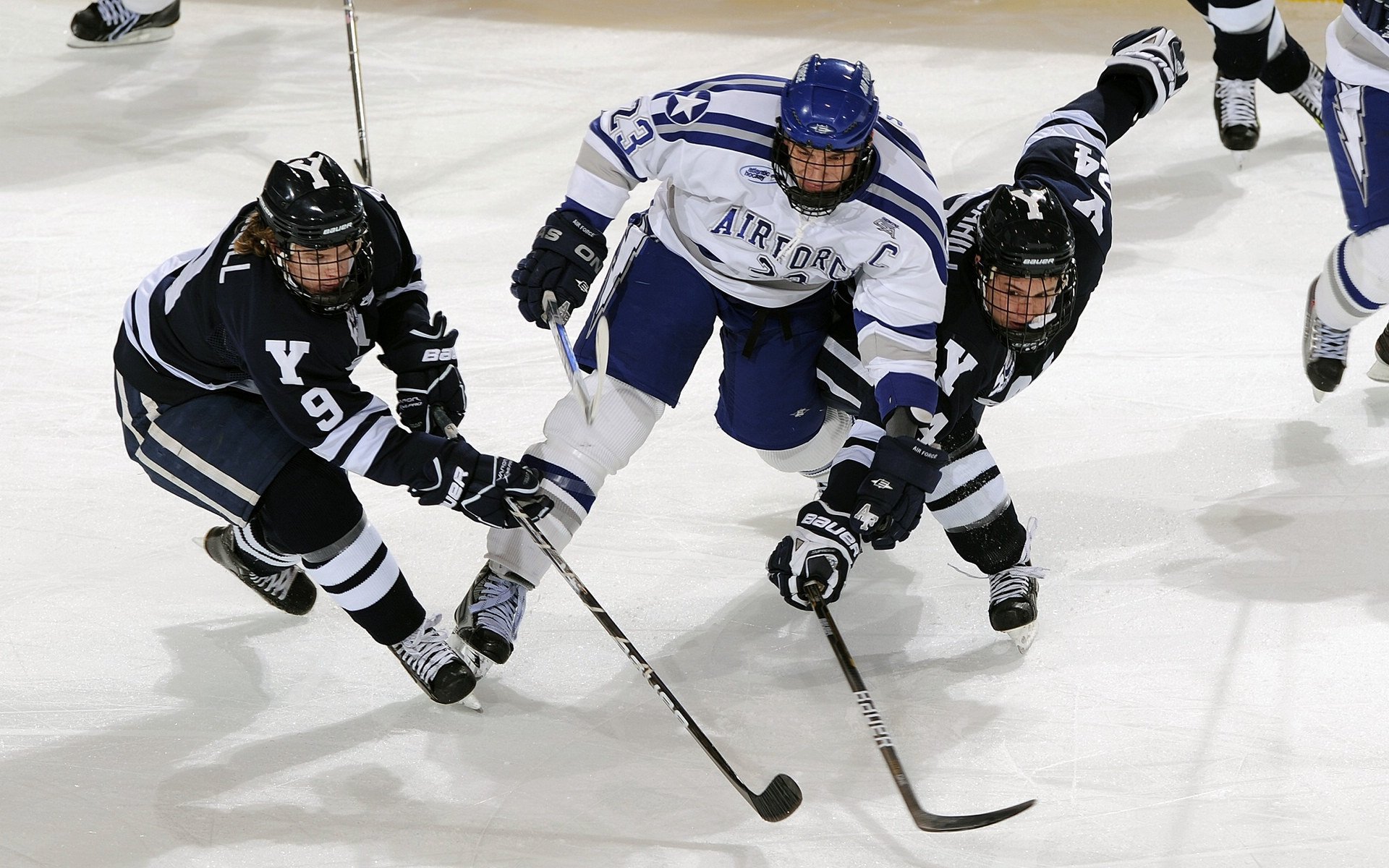 爱游戏体育官方网站-西甲焦点,球员谈比赛亮点,西甲最佳11人