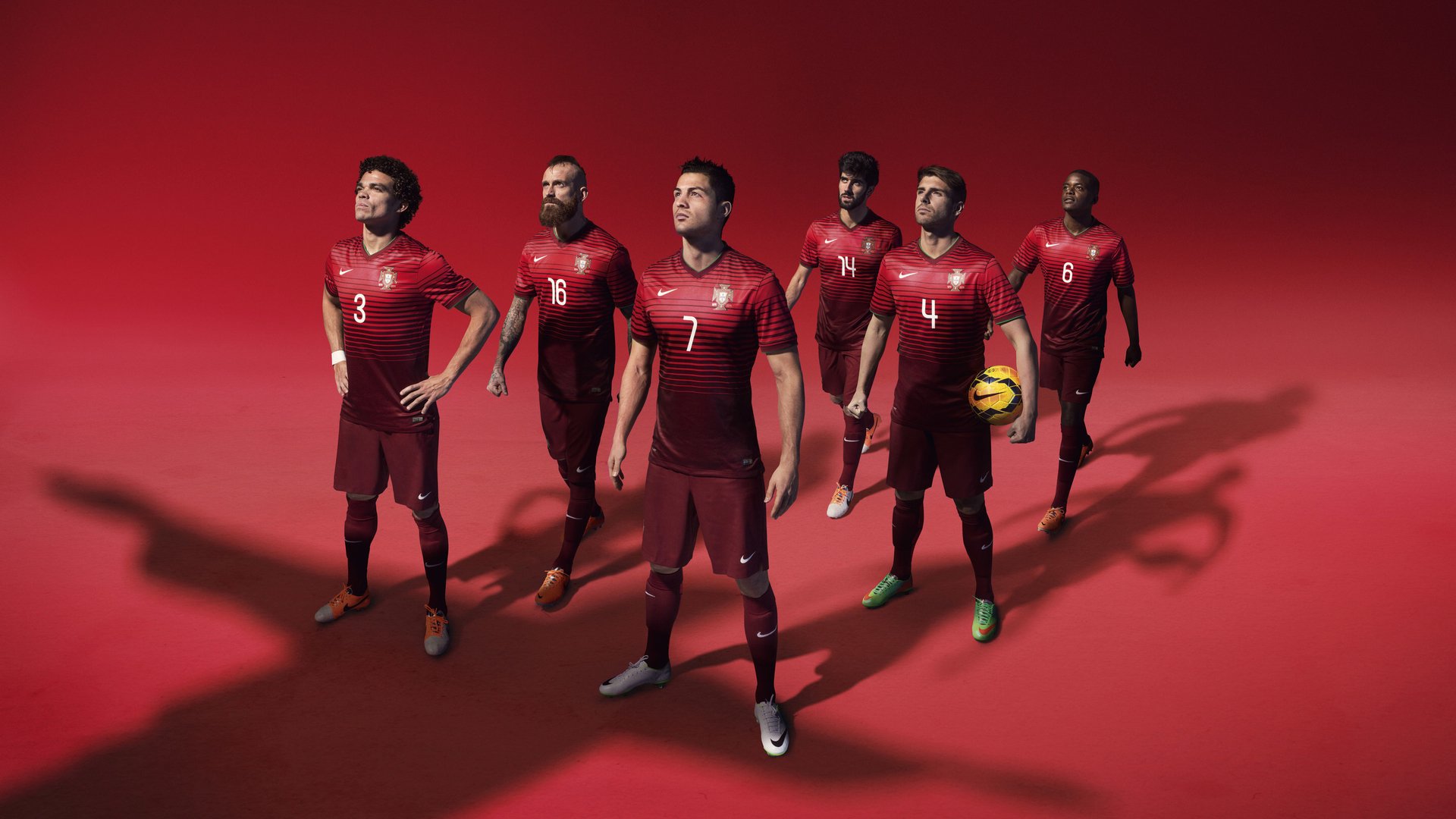 爱游戏体育官方在线-青少年足球放飞梦想，行业“全面开花”点亮未来，青少年足球运动蔚然成风